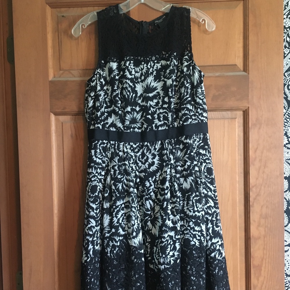 NWT Ann Taylor floral/lace formal dress